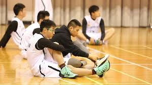 为什么本垒板后方的低亮度背景是打者的“生命线”